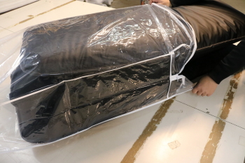 SHINKEフルフラットマットを専用収納袋に入れた状態