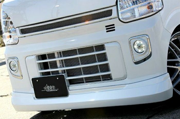 イベント仕様　エブリィda17w フロントスクリーンスモーク20センチ下部 SHINKE】エブリイワゴン用フロントグリル DA17W系用 │カスタムパーツ