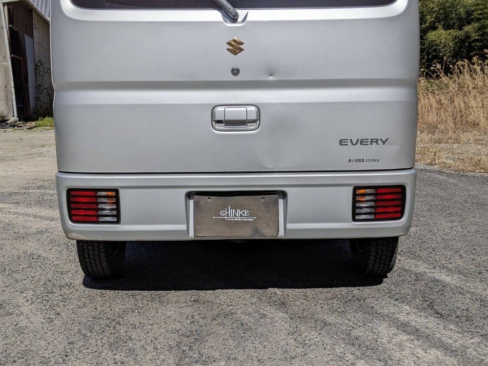 SHINKE】エブリイ用ブラックスモークテールレンズカバー DA17V 64V系用