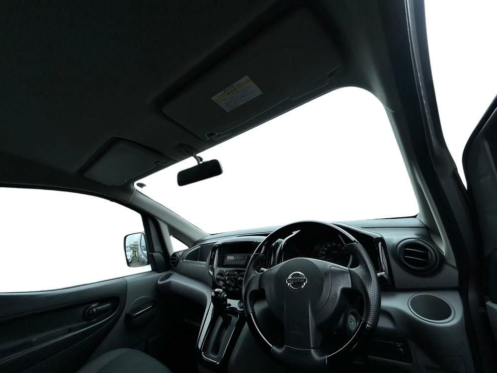 NV200バネットバン・ワゴン専用ステアリング｜本革・カーボン調など